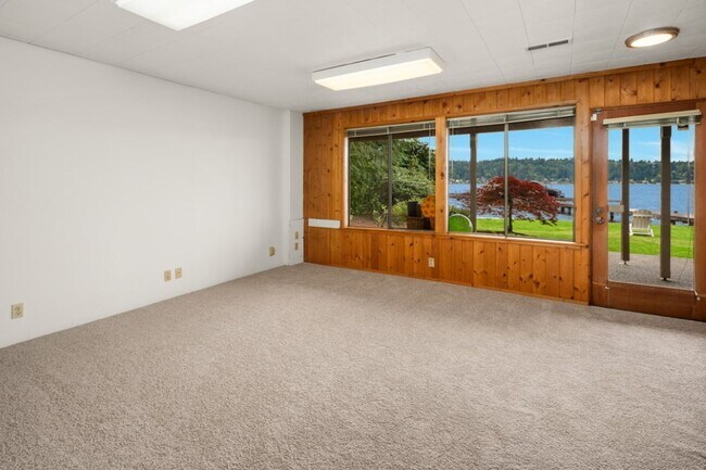 Building Photo - 4Bd/2.25Ba Bellevue House