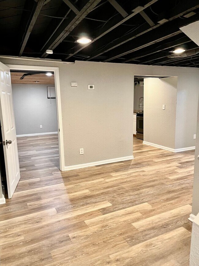 Building Photo - Comfortable 1 bedroom condo unit in KCMO!