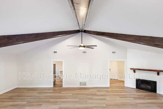 Building Photo - 286 Cushing Dr