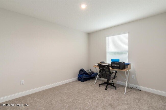 Building Photo - 239 Meadow Creek Dr