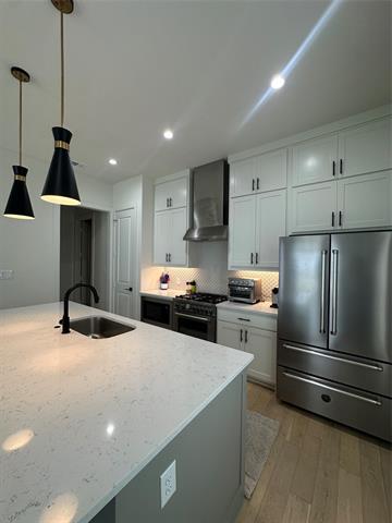 Building Photo - 128 Gdn Ct W