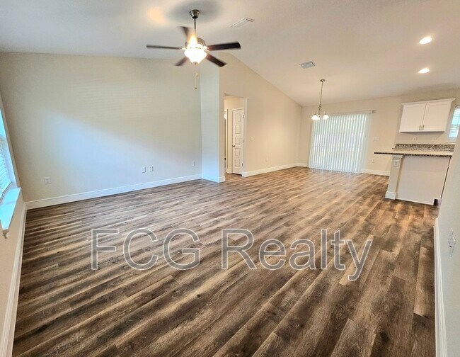 Building Photo - 661 E Vercelli Ln