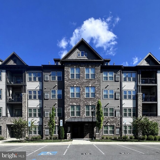 Building Photo - 10110 Seattle Slew Ln