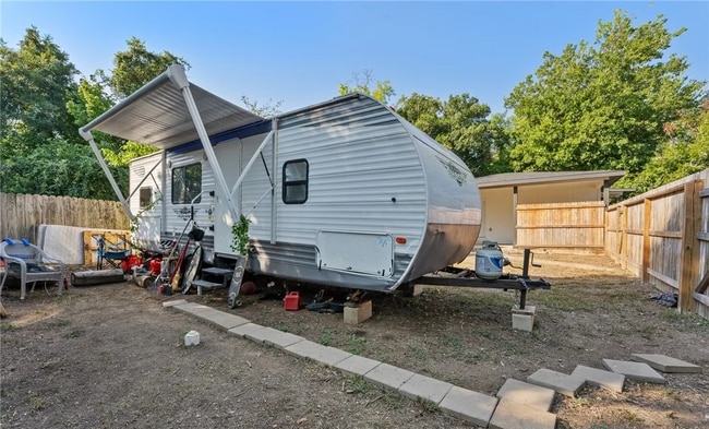 Building Photo - 112 Linda Dr