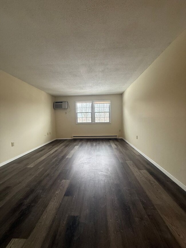Building Photo - 39 Dinan Dr