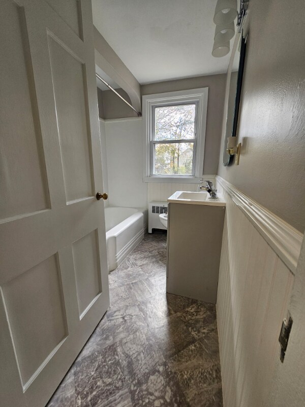 Building Photo - 1162 Main Ave