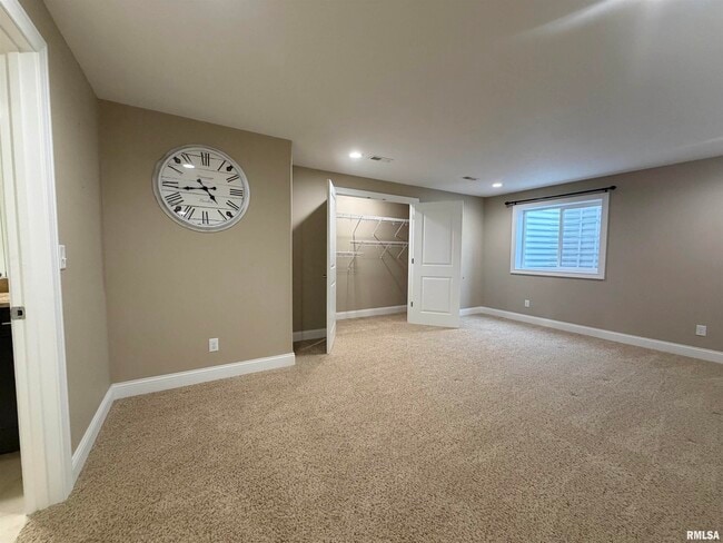 Building Photo - 1805 Blue Stone Dr