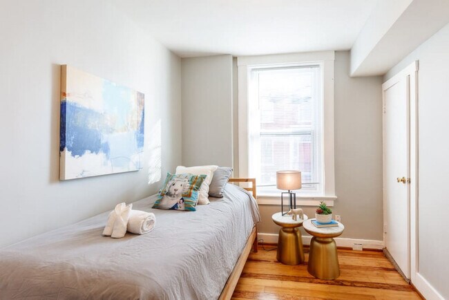 Building Photo - 1614 Mansfield St