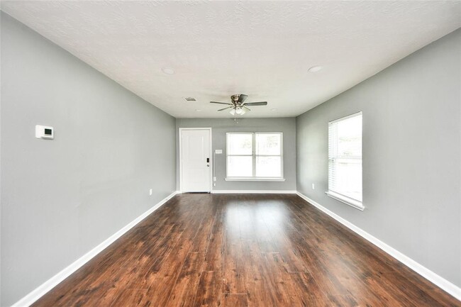 Building Photo - 2802 Bringhurst St