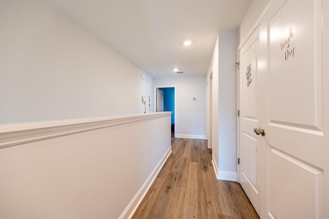 Building Photo - 418 Grand Oaks Rd