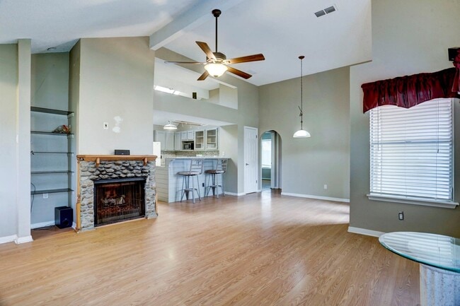 Building Photo - 20226 Linden Tree Dr