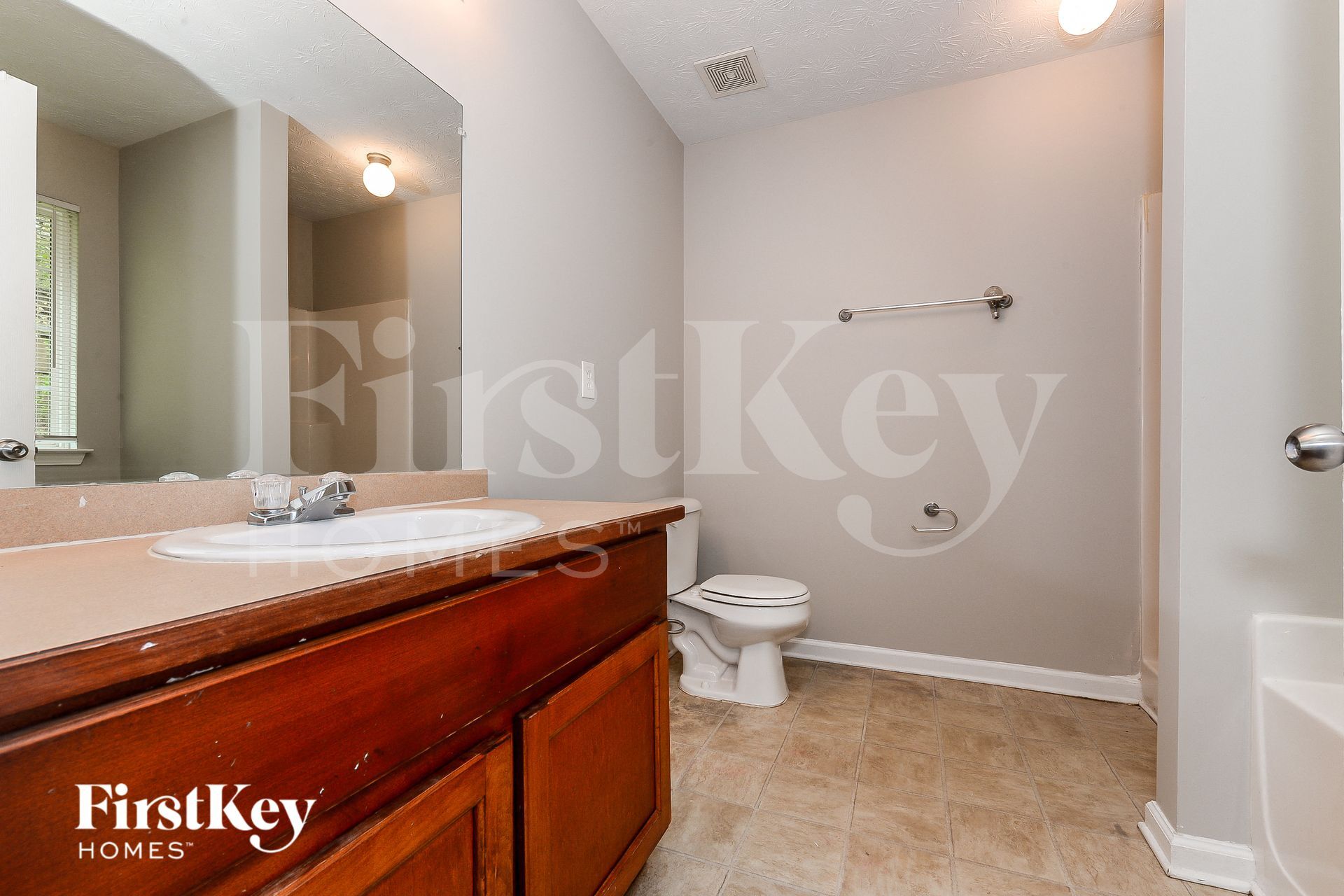 Building Photo - 208 Cane Ave