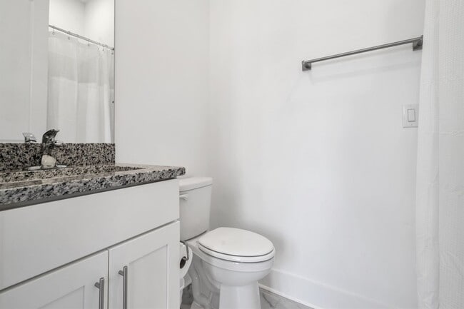 Building Photo - Furnished Beach Rental Paradise