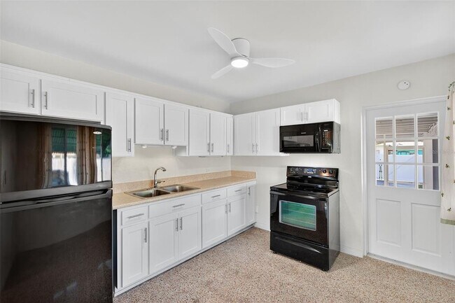 Building Photo - 5410 19th Ave S