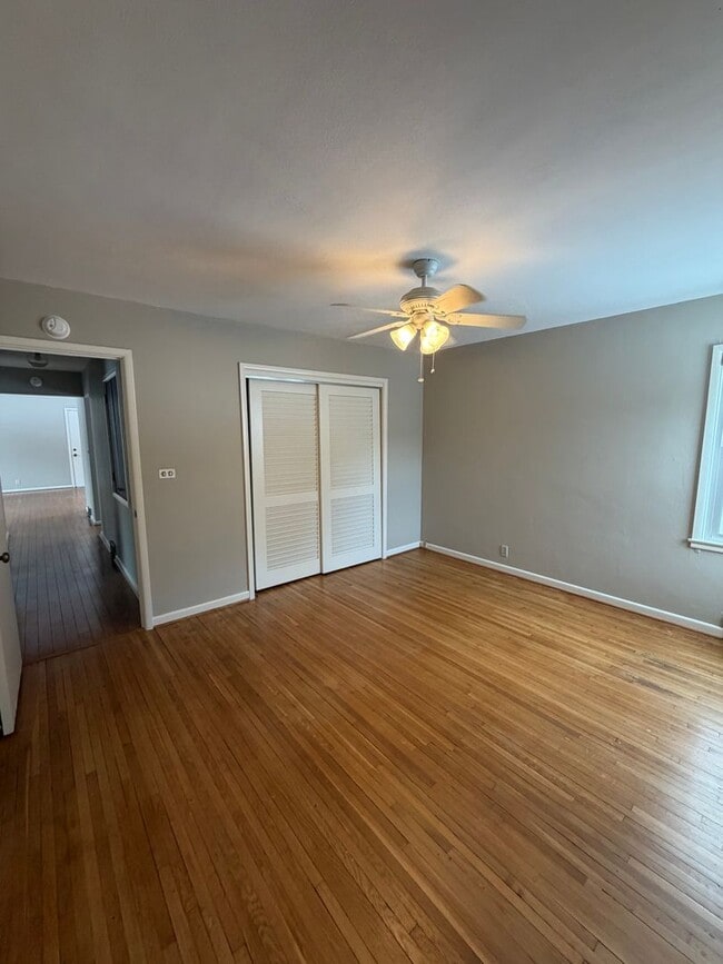 Building Photo - AVAILABLE NOW- 3 BED 2 BATH Home! Get 1/2 Off Your First Months Rent!