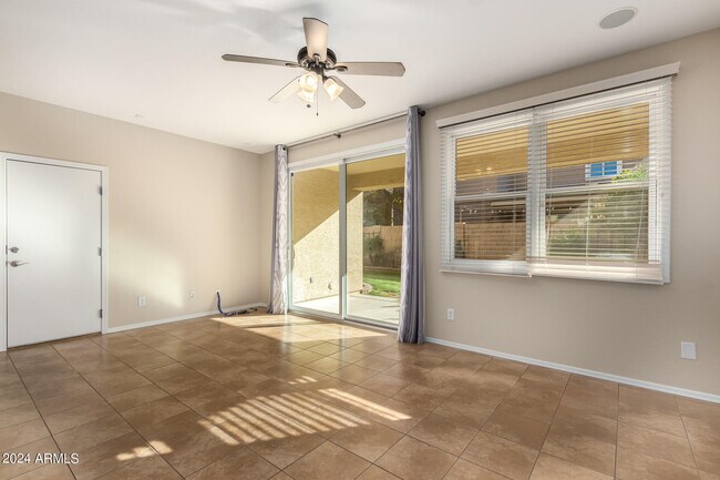 Building Photo - 2343 E Sunland Ave