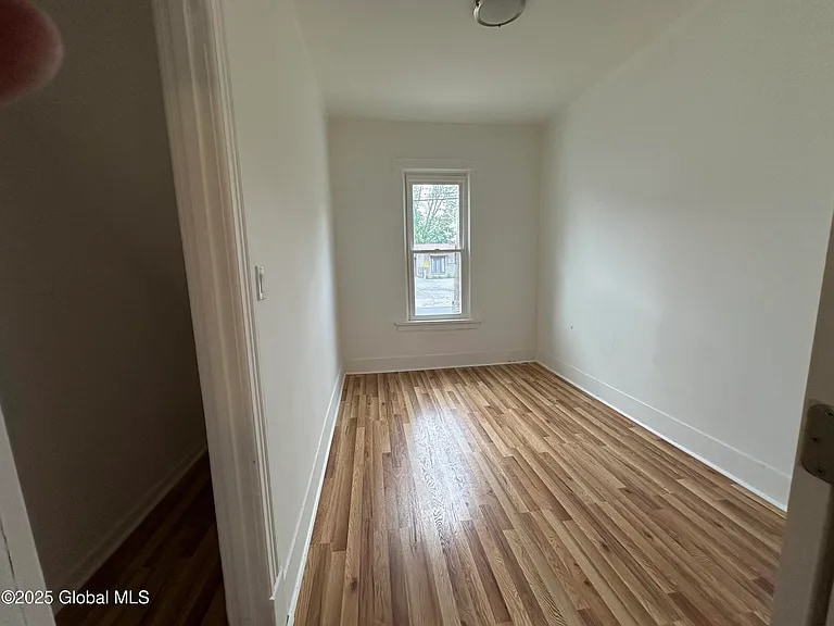 Building Photo - 1 Swan St