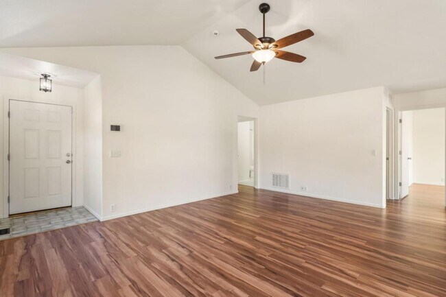 Building Photo - 8402 Snowdrop Ct