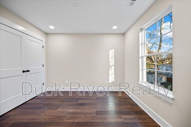 Building Photo - 119 Westover Dr