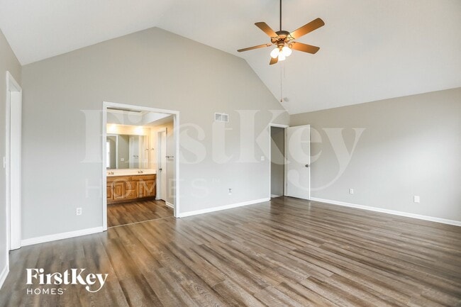 Building Photo - 9824 N Highland Terrace