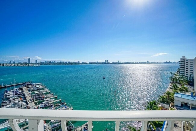 Building Photo - 7601 E Treasure Dr