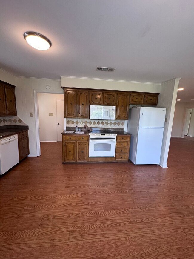 Building Photo - 1115 Briar Creek Rd