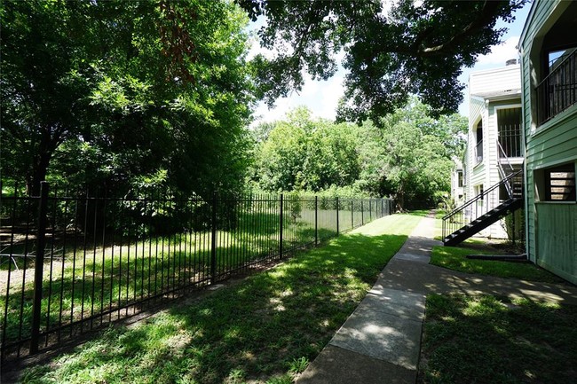 Building Photo - 6602 Harbor Town Dr