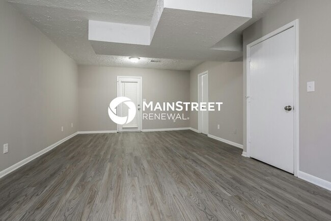 Building Photo - 3 Bedroom Pet-Friendly Home in Snellville, GA with Main Street Renewal