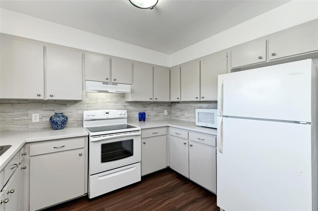 Building Photo - 1709 Wild Basin Ledge