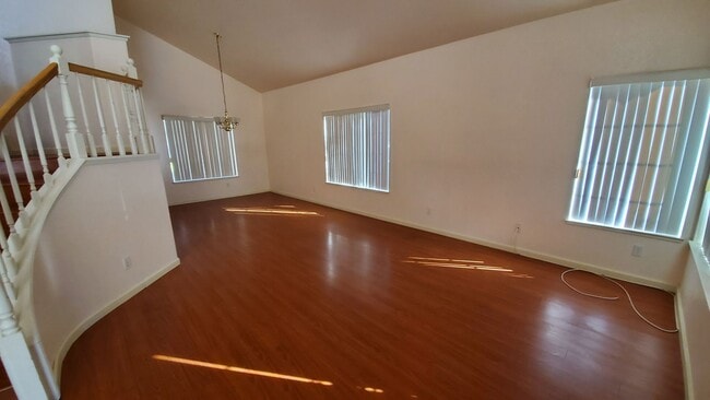 Building Photo - ( ( ( BEAUTIFUL 4 BEDROOM 3 BATH HOUSE!!! ...