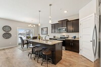 Building Photo - Stunning Townhome