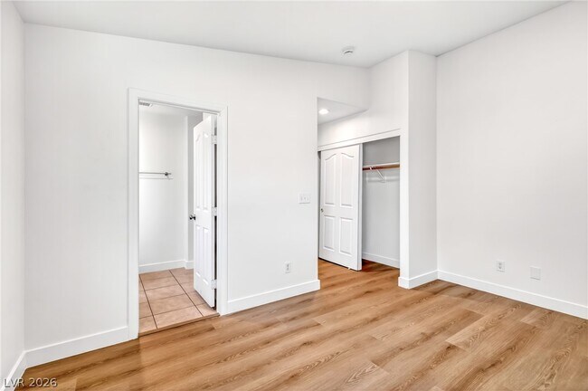 Building Photo - 3037 Aloha Ave