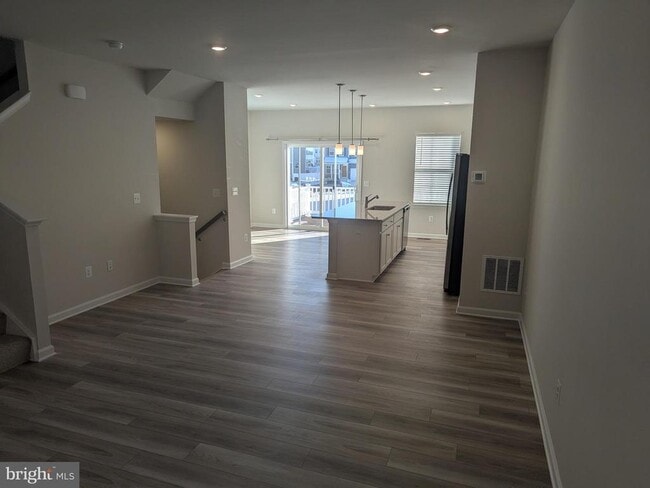 Building Photo - 212 Swan Fld Ave