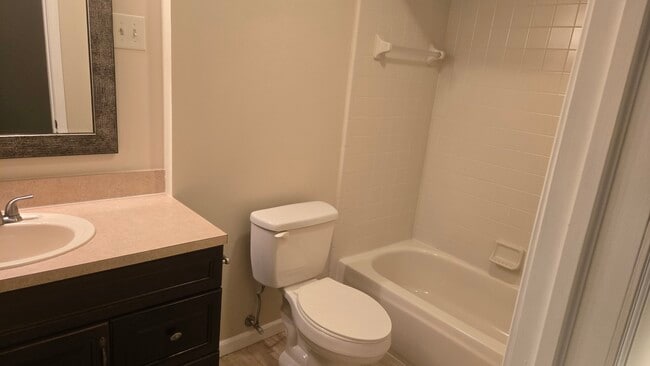 Building Photo - 708 Preston Ct