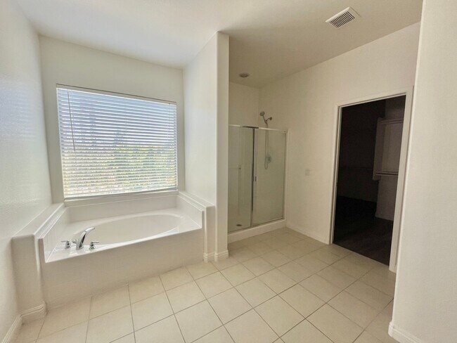 Building Photo - 9493 Alma Ridge Ave