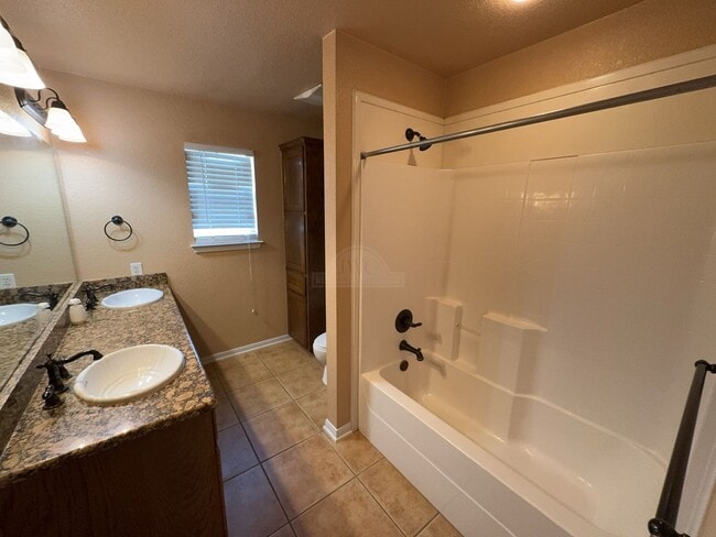 Building Photo - 4701 Autumn Valley Dr