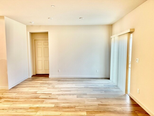 Building Photo - Lovely 3/2 Century Home In Madera