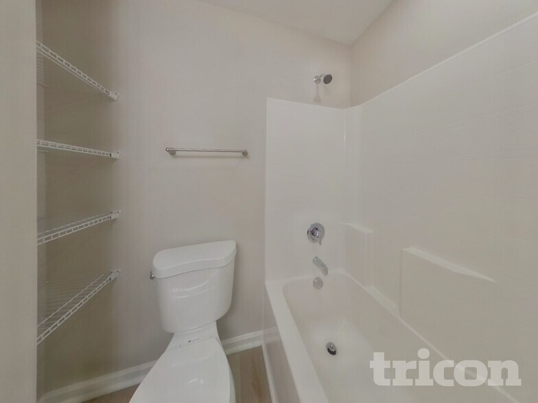 Building Photo - 653 Dawsons Park Wy