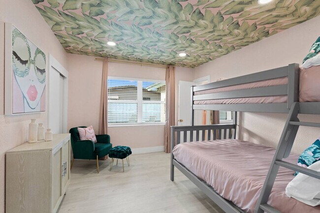 Building Photo - 26 Northeast St