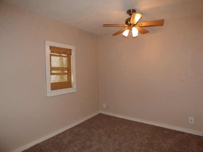 Building Photo - $0 DEPOSIT OPTION! CHARMING EDGEWATER 3 BED/2BATH HOME 3 BLOCKS FROM SLOAN'S LAKE