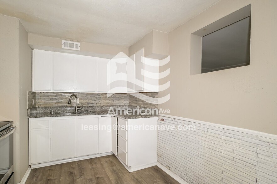 Building Photo - 20 St Laurence Dr