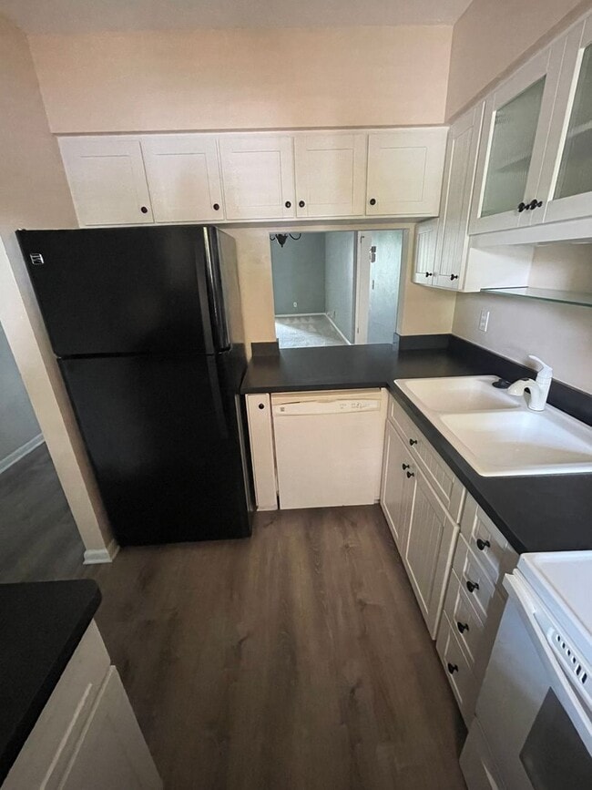 Building Photo - 55+ Charming first-floor condo nestled in the serene Fairways 3 Condominiums