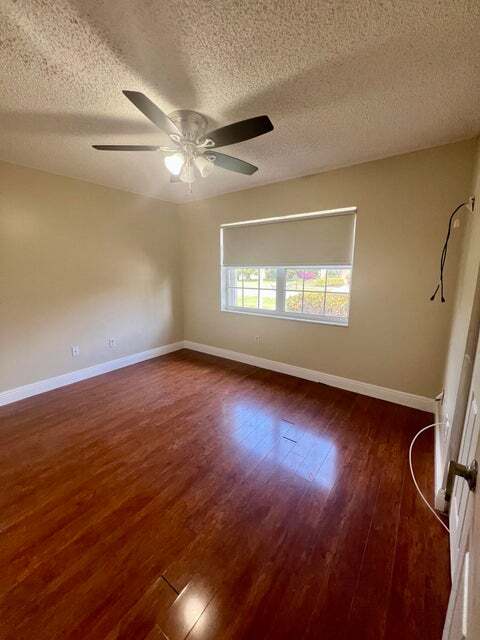 Building Photo - 10614 Crystal Cove Ln