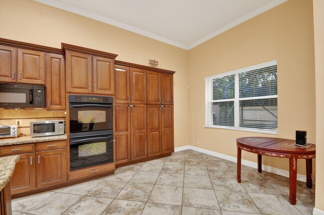 Building Photo - 10247 Isle Wynd Ct