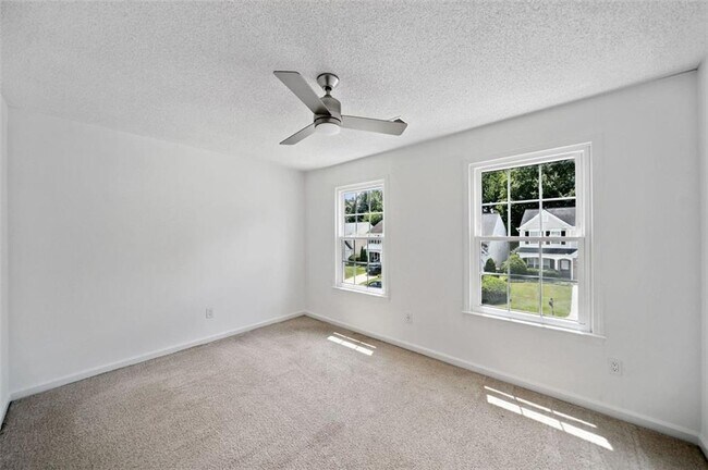 Building Photo - 1636 Heyford Cir NW
