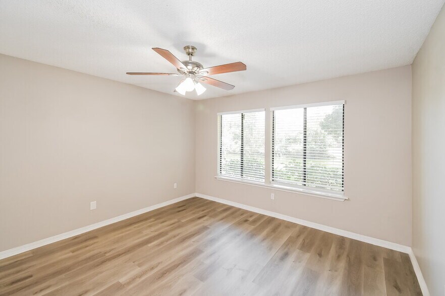 Building Photo - 4176 Rollingwood Ct