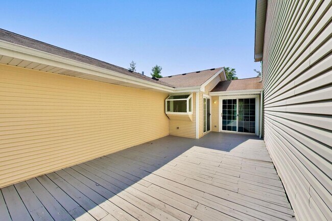 Building Photo - 106 Regency Dr
