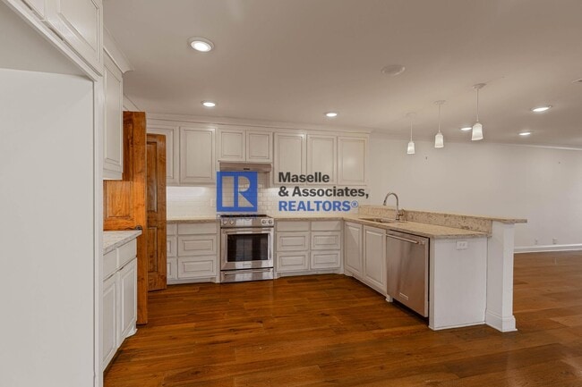 Building Photo - 2 Bed/2 Bath Townhouse in Brandon