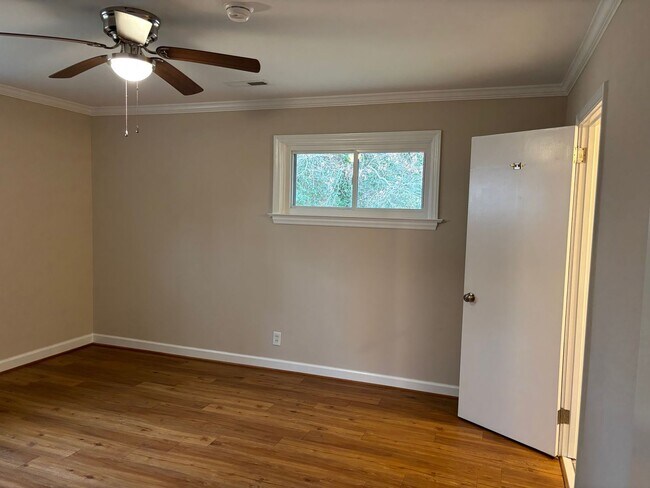 Building Photo - 4 bed, 2 bath brick home located in Asheboro