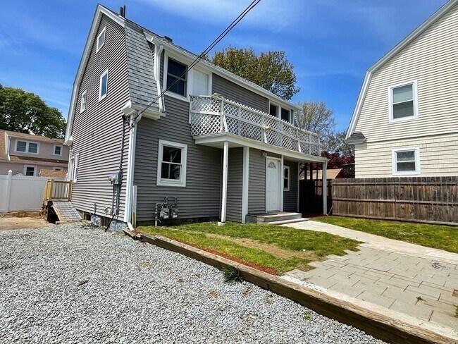Building Photo - 64 Arnold St